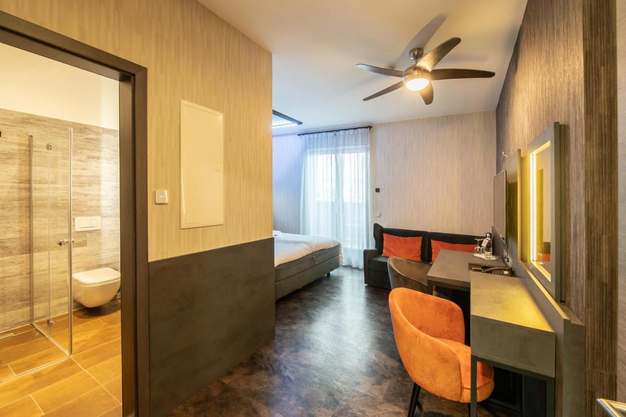 Hotel Lifestyle Mindelheim Exteriör bild